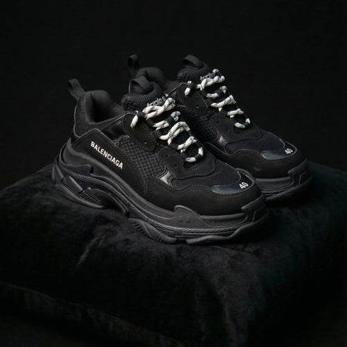 Balenciaga Triple S – Triple Black – Size 40